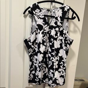 White House Black Market Monochrome Floral Tank Top